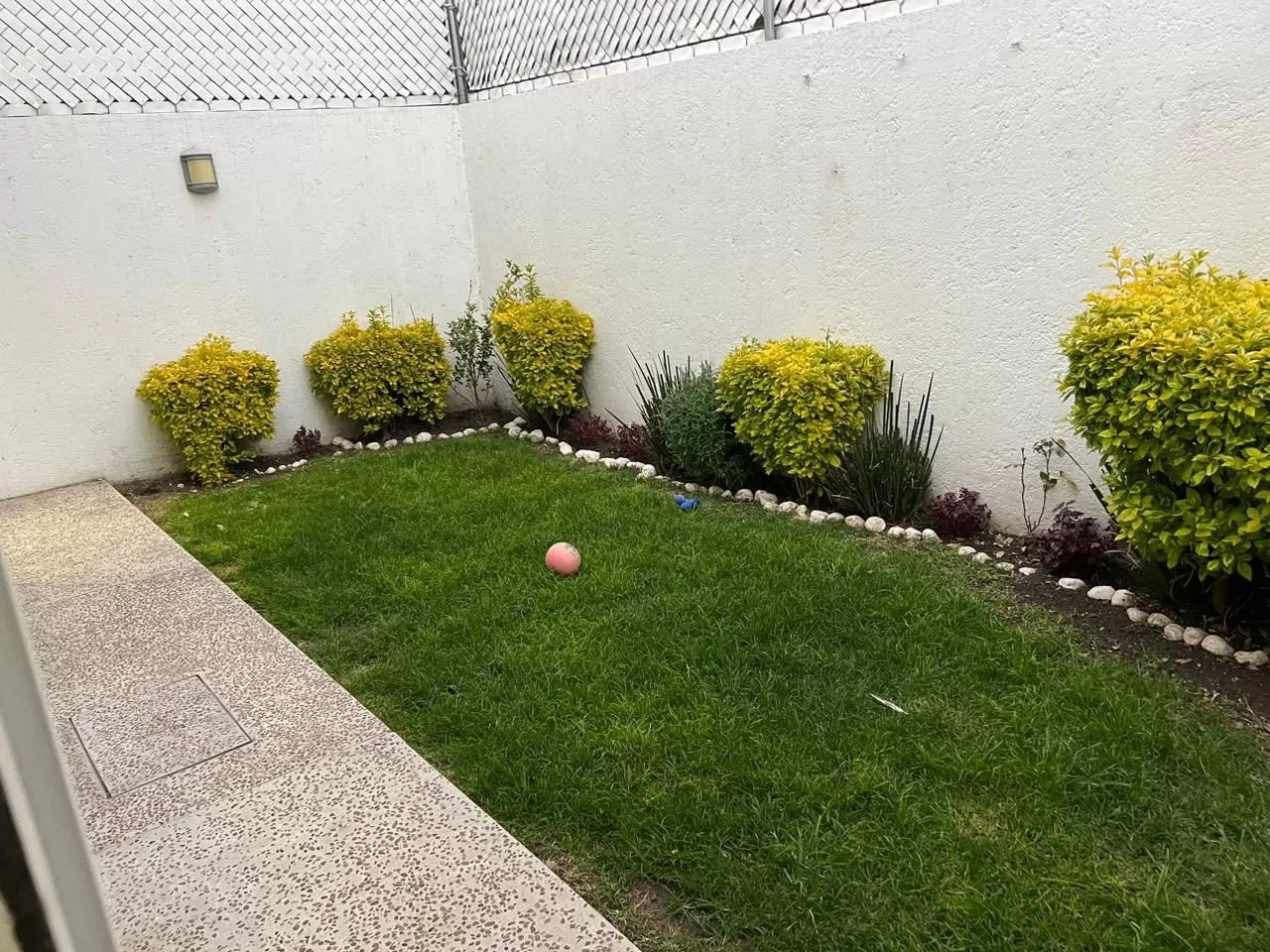Rento hermosa casa en El R