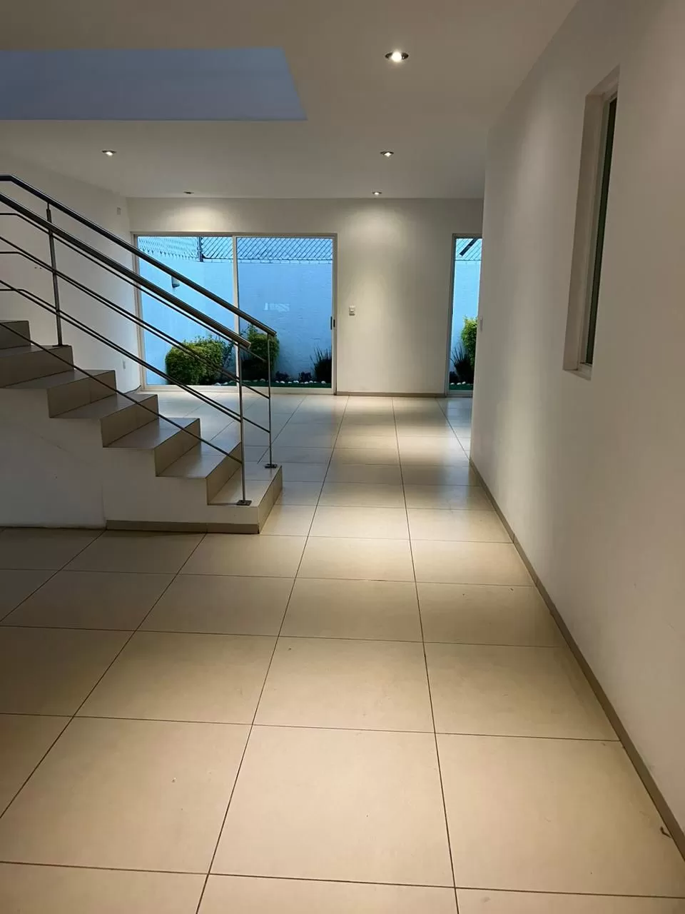 Rento hermosa casa en El R