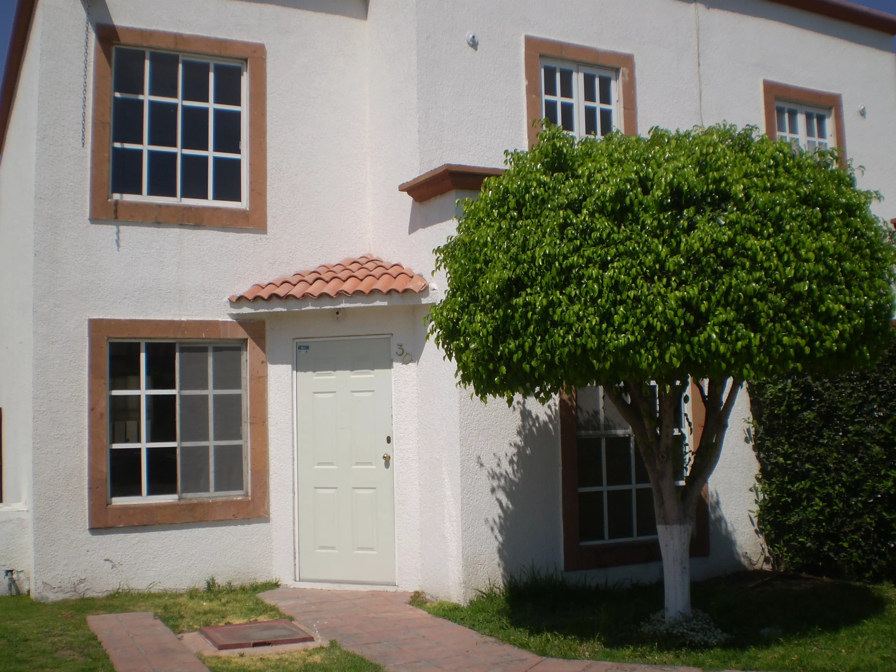 Bonita casa en privada con