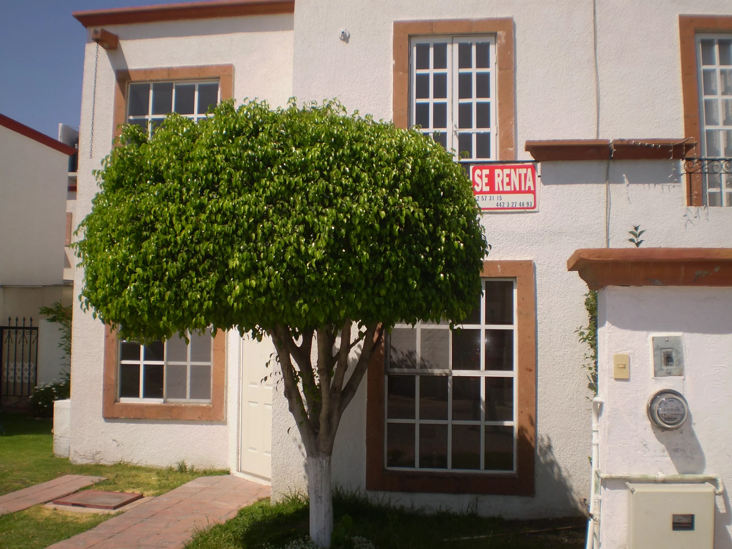 Bonita casa en privada con