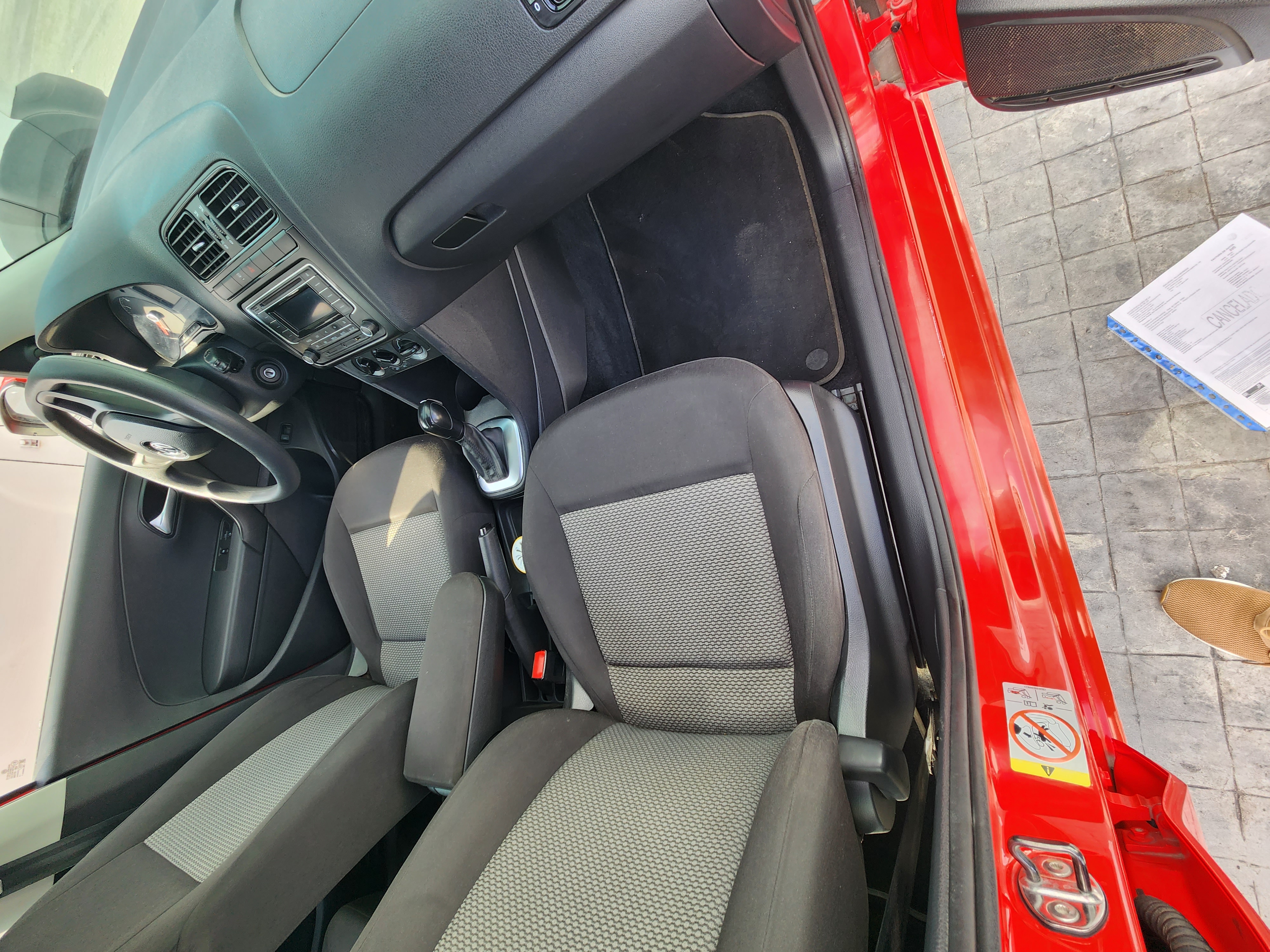 VW VENTO 2019 SÓLO 31784 KILOM LLANTAS NUEVAS !!