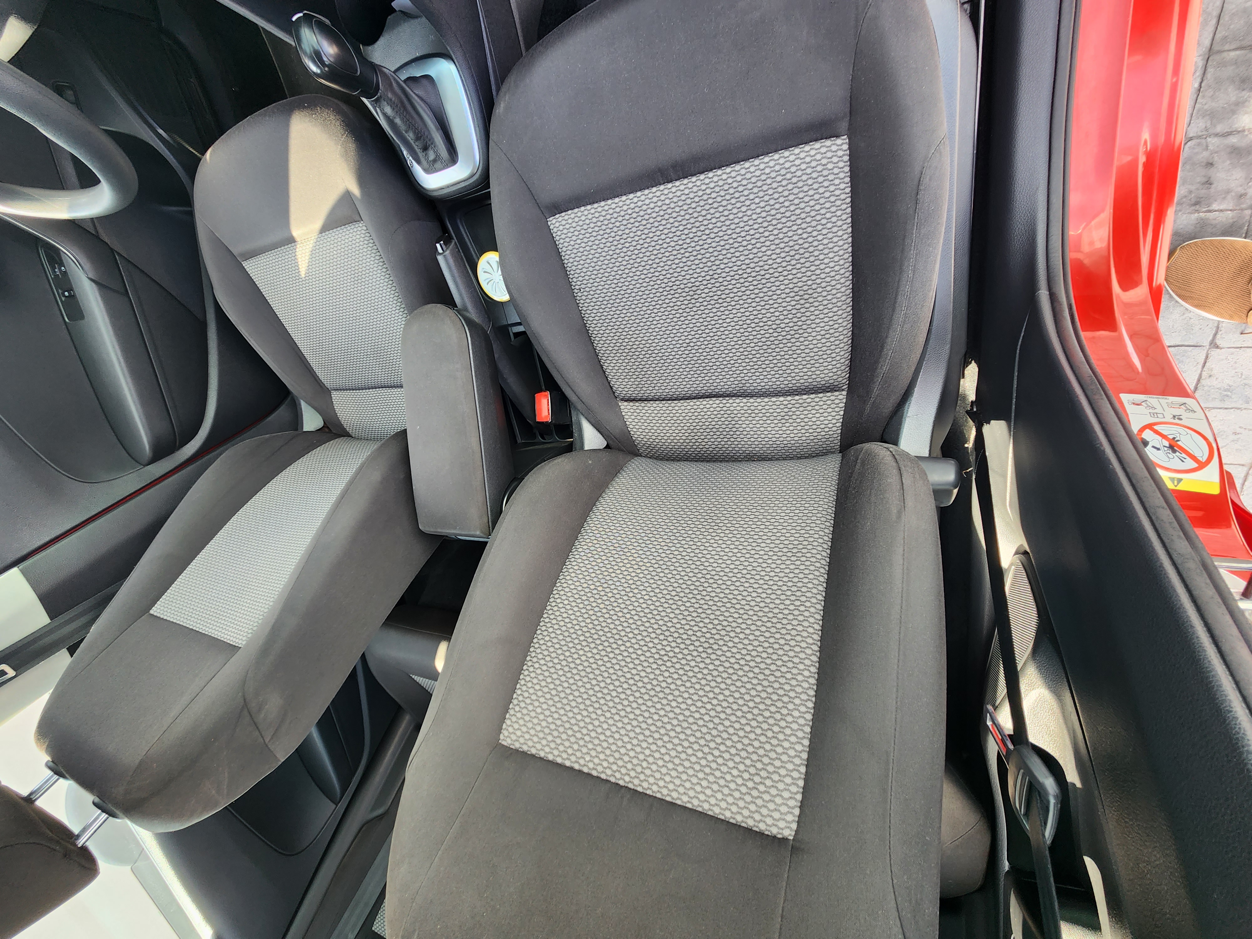 VW VENTO 2019 SÓLO 31784 KILOM LLANTAS NUEVAS !!