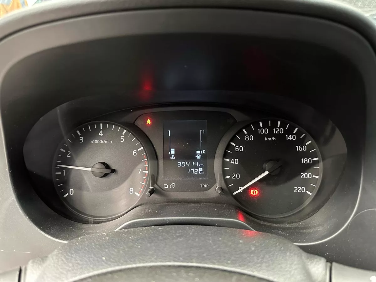 Nissan NP300 2.5 Chasis Cabina Dh Pack Seg Mt