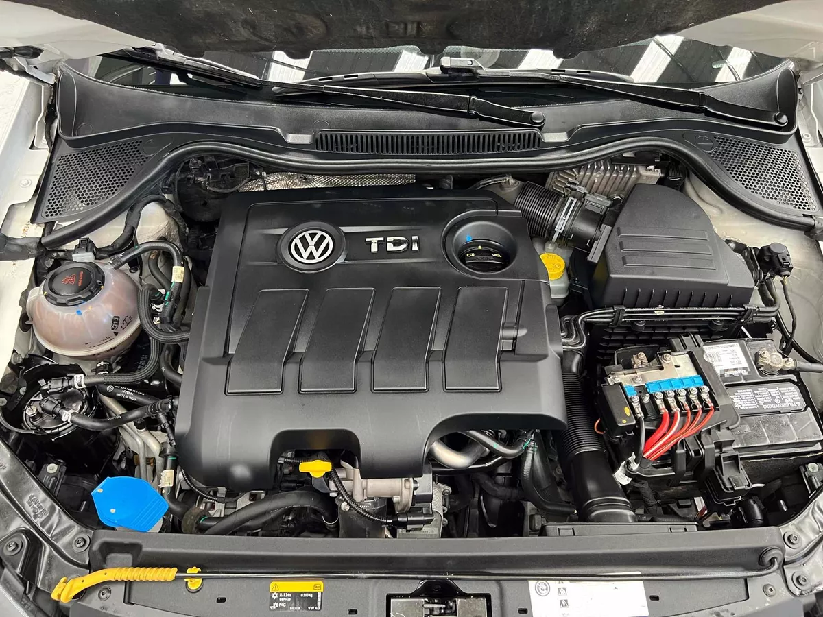 Volkswagen Vento 2.0 Confortline Mt
