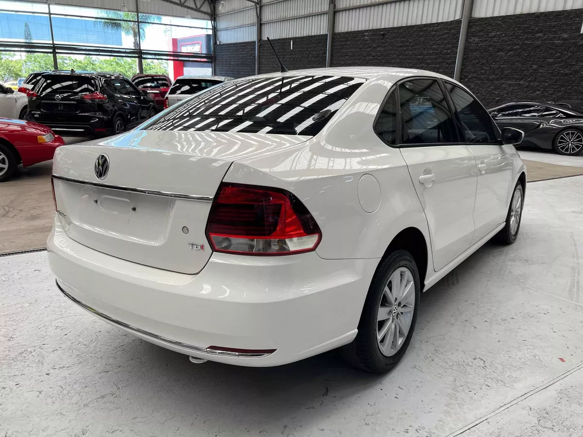 Volkswagen Vento 2.0 Confortline Mt